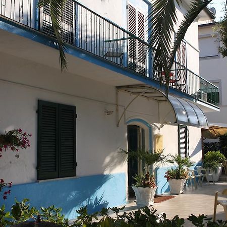 Hotel Ornella ليدو دي كامايوري المظهر الخارجي الصورة