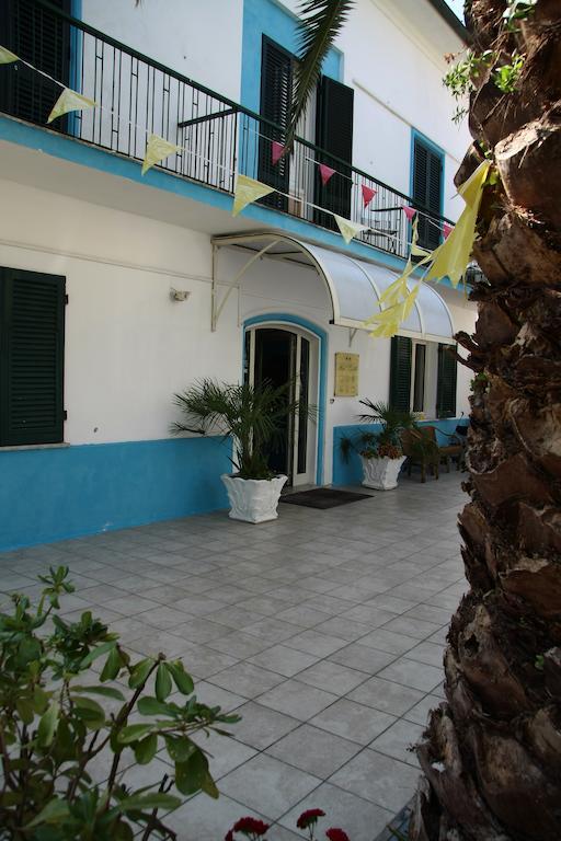 Hotel Ornella ليدو دي كامايوري المظهر الخارجي الصورة