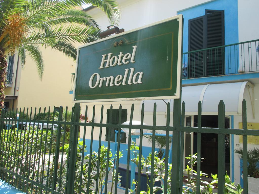 Hotel Ornella ليدو دي كامايوري المظهر الخارجي الصورة