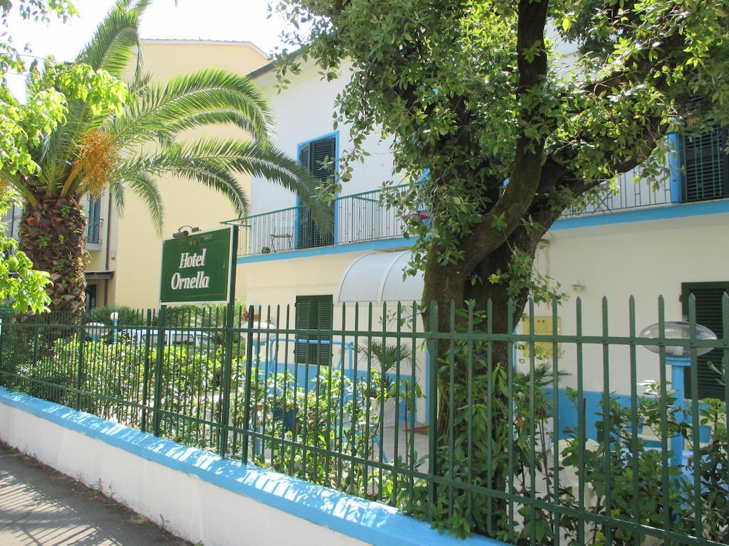 Hotel Ornella ليدو دي كامايوري المظهر الخارجي الصورة